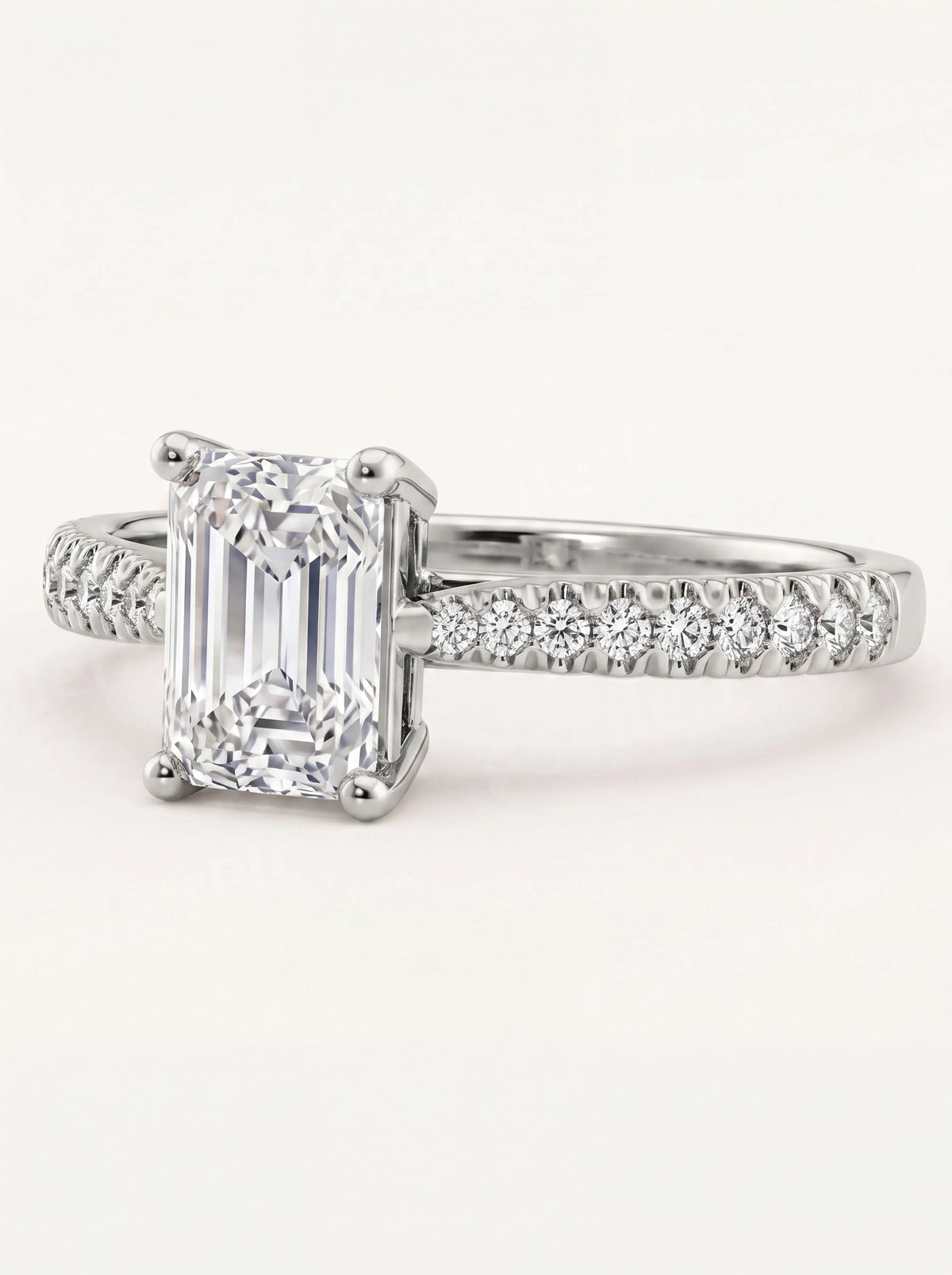 Pavé Ring with 2.00 ct Emerald Diamond