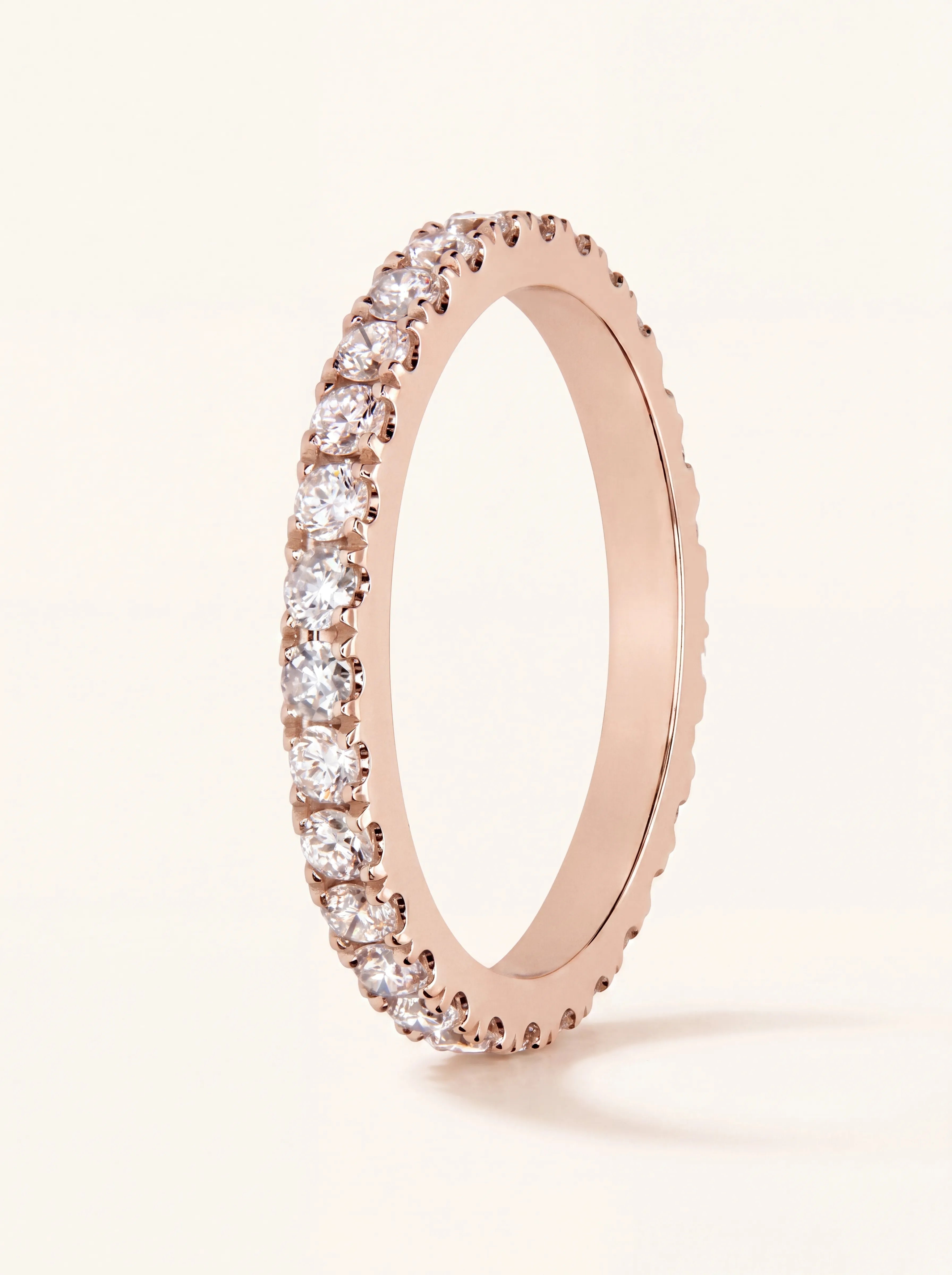 Eternity vestuvinis žiedas 0,72 ct su laboratoriniais deimantais iš priekio