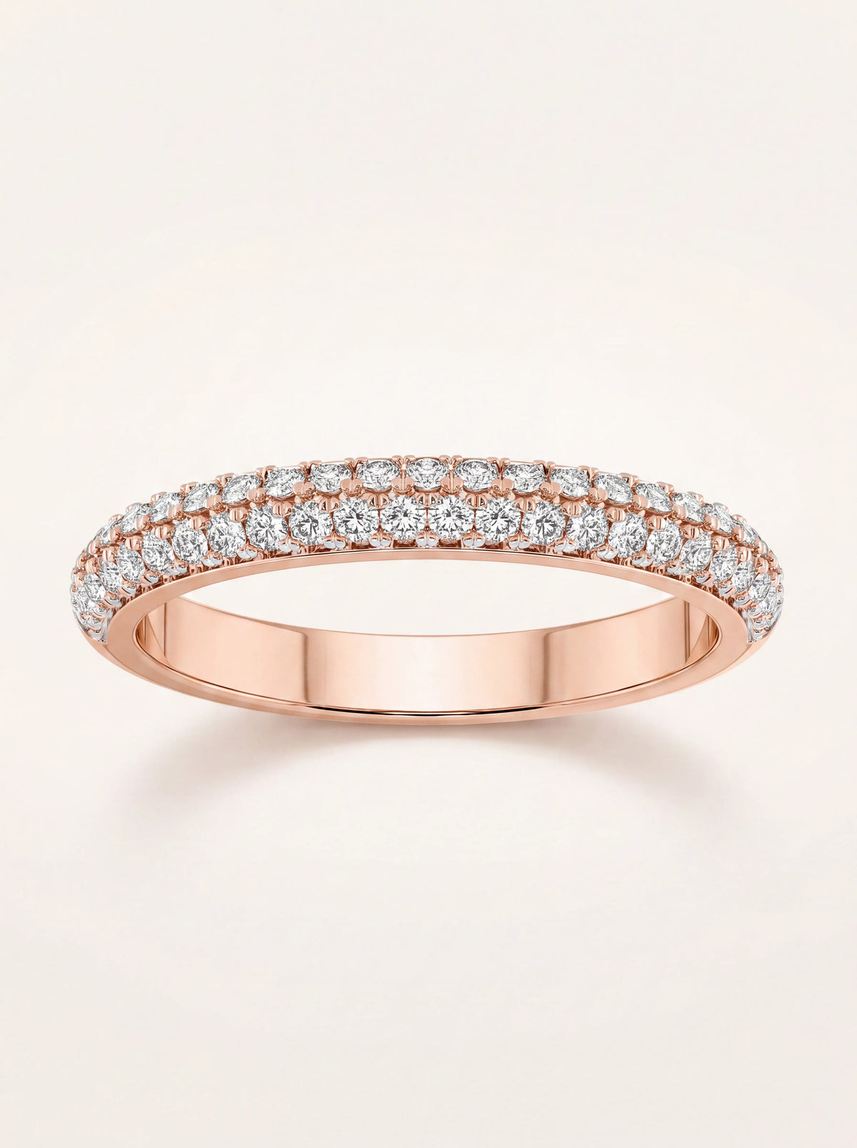 Half Eternity pavé vestuvinis žiedas 0,38 ct su laboratoriniais deimantais iš priekio