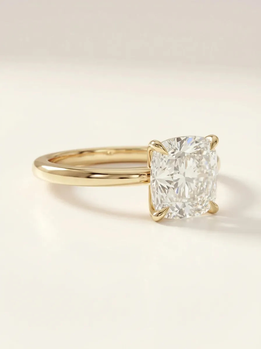 Minimalistinis žiedas su kvadrato formos akmeniu