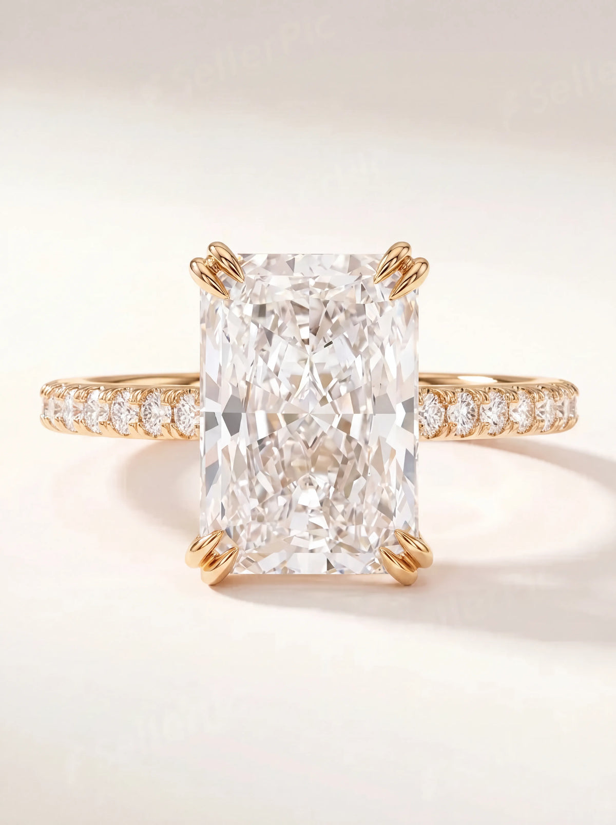 Кольцо паве с бриллиантом огранки «Радиант» 2,00 ct