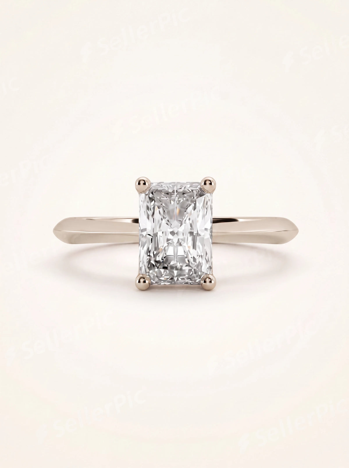 Минималистичное кольцо с бриллиантом огранки «радиант» 2,00 ct