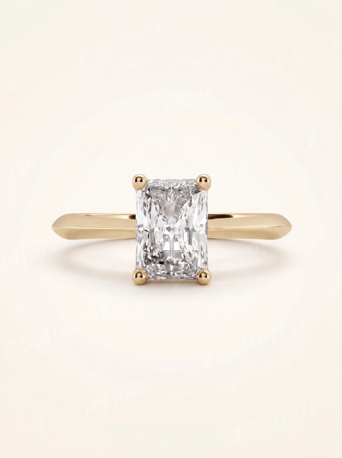 Минималистичное кольцо с бриллиантом огранки «радиант» 2,00 ct